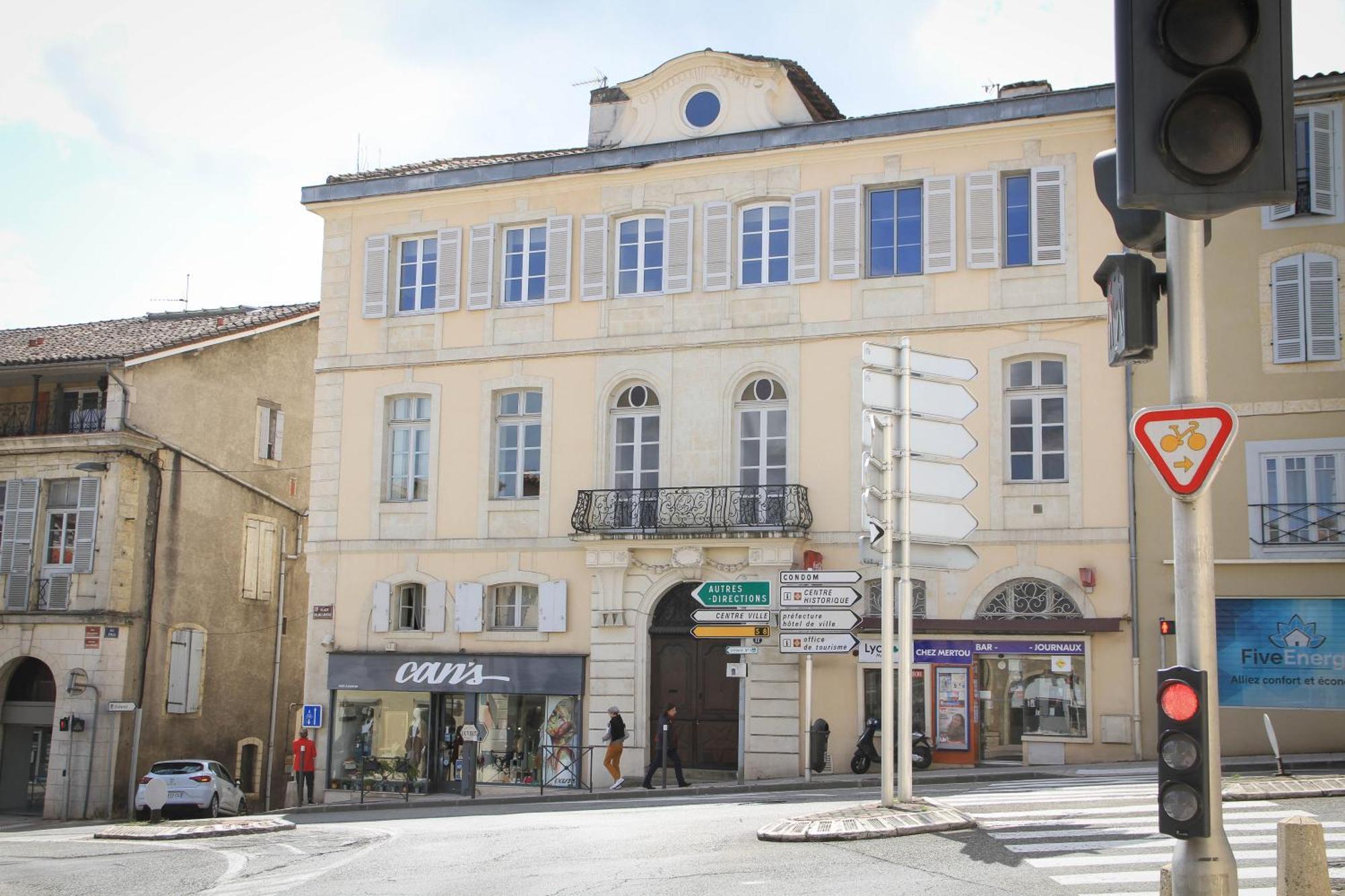 Villaret - Tres Spacieux En Coeur De Ville Auch Bagian luar foto